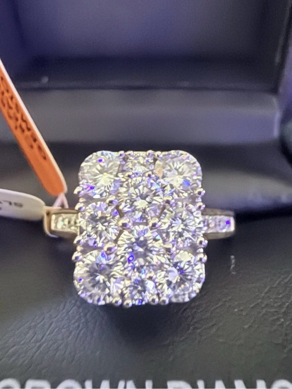 Lab grown diamond cluster ring 💍 Brand New. Only Worn For Photos. By Macy’s